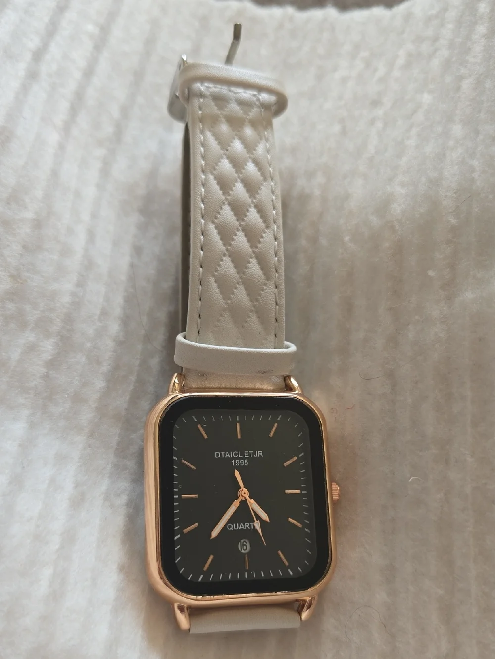 Women's Quartz Waterproof Fashion Watch with Leather Band and Rectangular dial